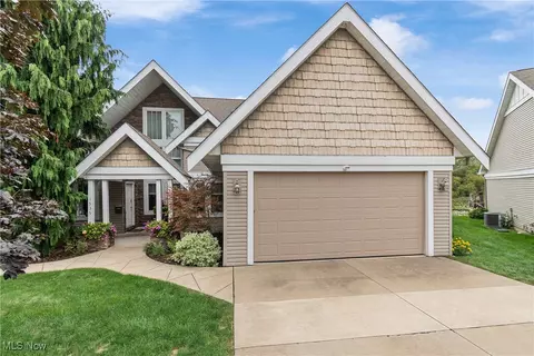 1533 Heron Point Dr, Lakemore, OH 44250