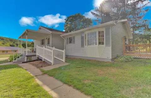8239 Bear Rd SE, Amsterdam, OH 43903