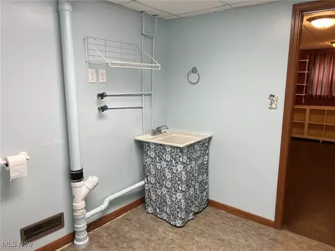 702 Johnson Ave, Dennison, OH 44621 photo 25