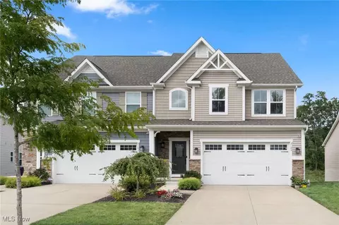 3185 Old Mill Dr, Cuyahoga Falls, OH 44223