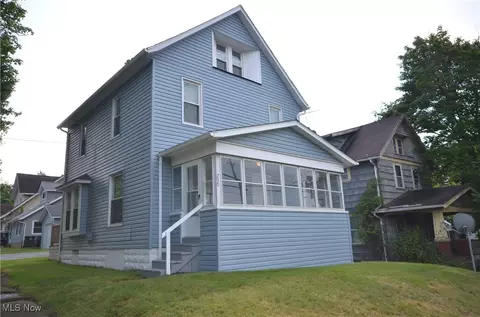 290 W South St, Akron, OH 44311