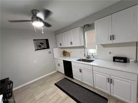 5352 Beechwood Ave, Maple Heights, OH 44137 photo 15