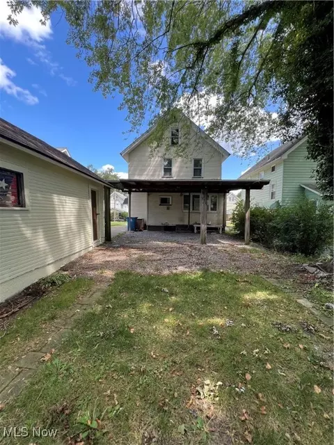 501 4th St, Struthers, OH 44471 photo 6