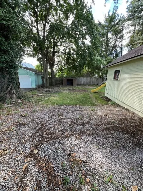 501 4th St, Struthers, OH 44471 photo 7