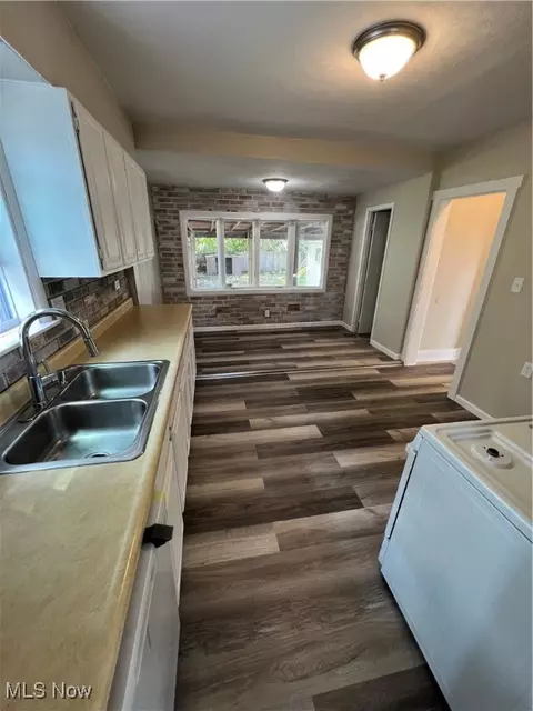 501 4th St, Struthers, OH 44471 photo 9