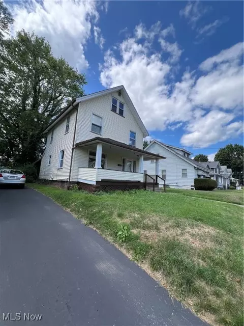501 4th St, Struthers, OH 44471 photo 2