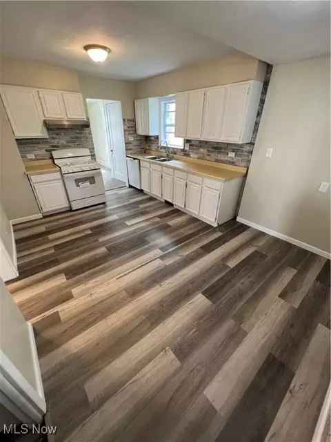 501 4th St, Struthers, OH 44471 photo 8