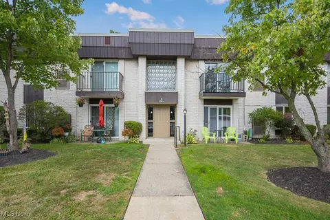 8381 N Akins Rd #H-3, North Royalton, OH 44133