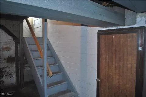 Entry Way - 208 Murray Ave, Minerva, OH 44657 photo 3 of 4