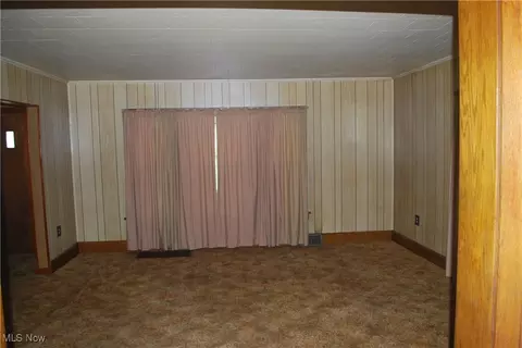 Living - 208 Murray Ave, Minerva, OH 44657 photo 1 of 2