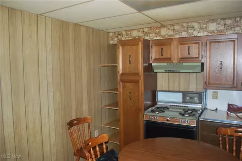 Kitchen - 208 Murray Ave, Minerva, OH 44657 photo 1 of 2