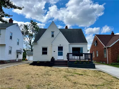 9310 Park Heights Ave, Garfield Heights, OH 44125