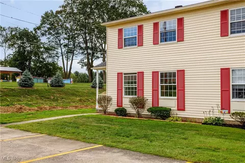 151 Ault St, Wadsworth, OH 44281 photo 2