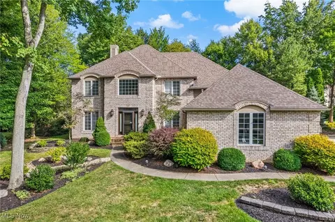 31726 Tradewinds Dr, Avon Lake, OH 44012