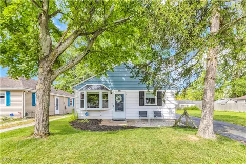 715 Boston Ave, Elyria, OH 44035