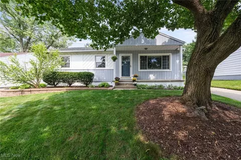 549 Meadow Ln, Cuyahoga Falls, OH 44221