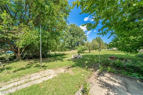 Exterior - 1801 Rockefeller Rd, Wickliffe, OH 44092 photo 8 of 8