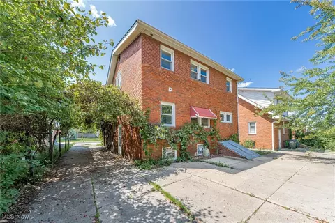 Exterior - 1801 Rockefeller Rd, Wickliffe, OH 44092 photo 4 of 8
