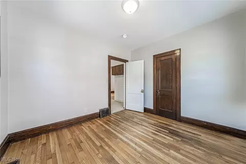 Bedroom - 1801 Rockefeller Rd, Wickliffe, OH 44092 photo 5 of 9