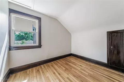 Bedroom - 1801 Rockefeller Rd, Wickliffe, OH 44092 photo 8 of 9