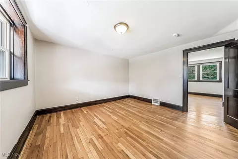 Living - 1801 Rockefeller Rd, Wickliffe, OH 44092 photo 6 of 6