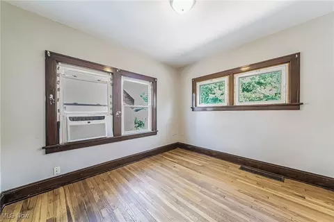 Bedroom - 1801 Rockefeller Rd, Wickliffe, OH 44092 photo 6 of 9