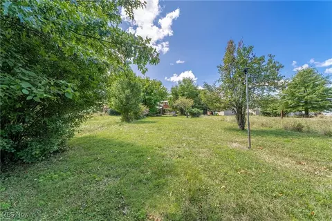 Exterior - 1801 Rockefeller Rd, Wickliffe, OH 44092 photo 7 of 8