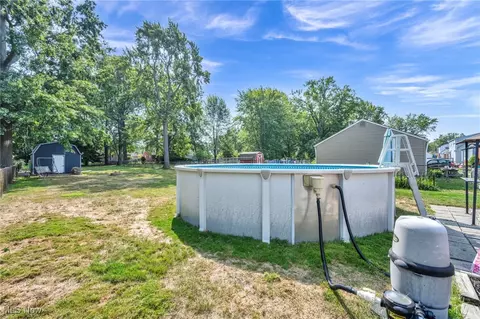 Exterior - 251 E 260th St, Euclid, OH 44132 photo 5 of 7
