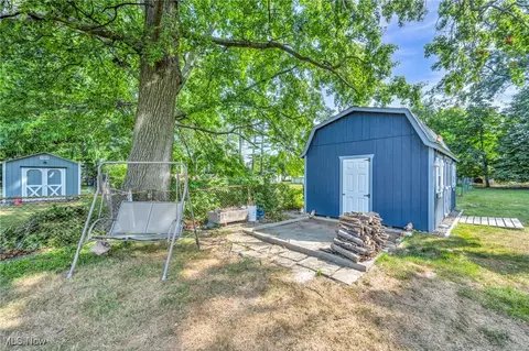 Exterior - 251 E 260th St, Euclid, OH 44132 photo 6 of 7