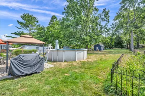 Exterior - 251 E 260th St, Euclid, OH 44132 photo 7 of 7