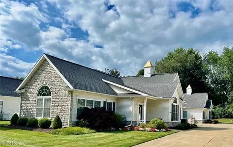 3235 Elizabeth Dr #27, Perry, OH 44081