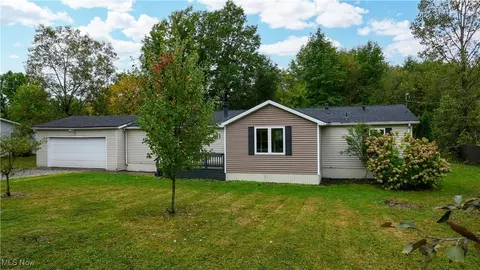 4843 W Road Rd NW, West Farmington, OH 44491