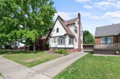 4102 Dawnshire Ave, Parma, OH 44134