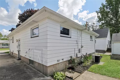 3037 Aberdeen Ave, Ashtabula, OH 44004 photo 6