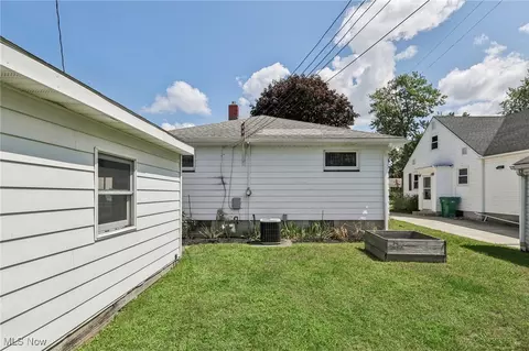 3037 Aberdeen Ave, Ashtabula, OH 44004 photo 8