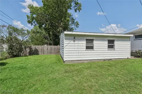 3037 Aberdeen Ave, Ashtabula, OH 44004 photo 10
