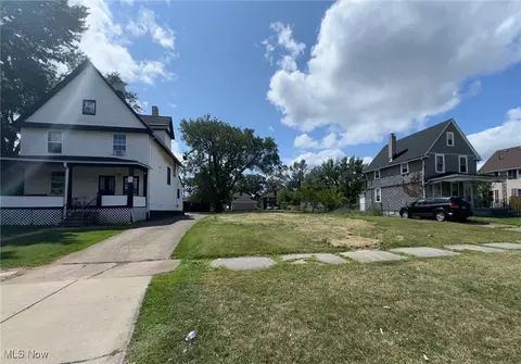 1886 E 30th St, Lorain, OH 44055