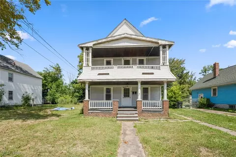 16301 Huntmere Ave, Cleveland, OH 44110