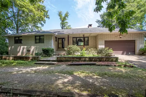 2871 Farnham Rd, Richfield, OH 44286
