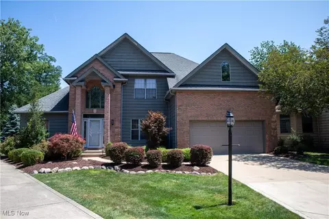 21778 Gatehouse Ln, Rocky River, OH 44116