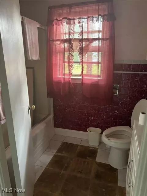 Bath - 2756 Winchell Rd, Aurora, OH 44202 photo 1 of 1