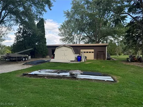 Exterior - 2756 Winchell Rd, Aurora, OH 44202 photo 2 of 10