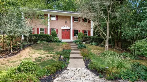 2000 Peach Tree Cir, Nashport, OH 43830