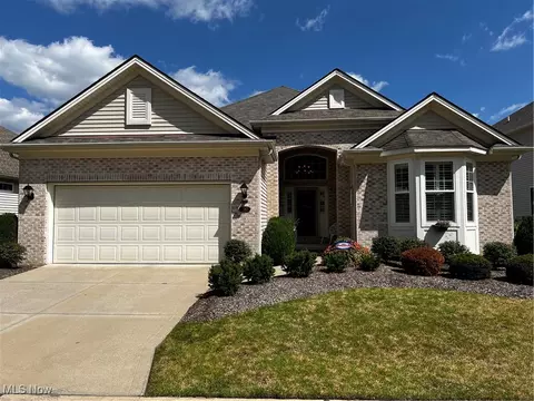 2082 Stonebridge Xing, Stow, OH 44224