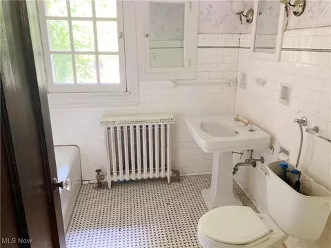 1208 N Howard St, Akron, OH 44310 photo 13