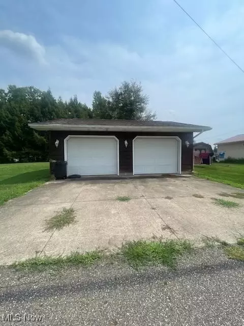 136 S Chestnut St, Gnadenhutten, OH 44629
