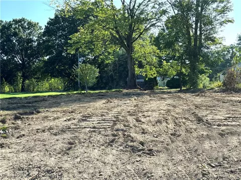 74 N Pearl St, Columbiana, OH 44408