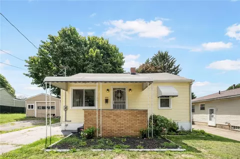 892 Lindsay Ave, Akron, OH 44306