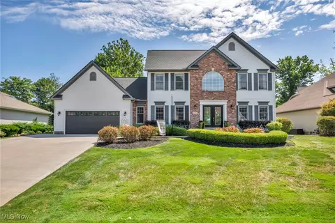 6023 Sea Pines Dr, Mentor, OH 44060