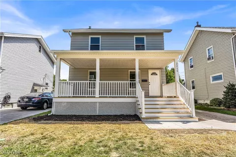 2215 Wascana Ave, Lakewood, OH 44107